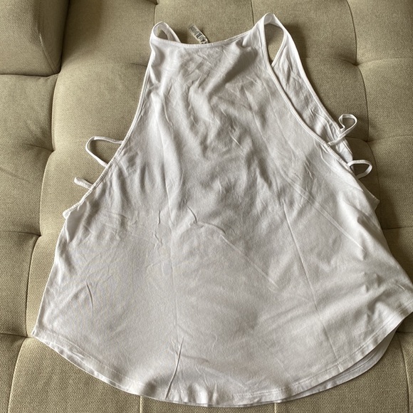 Under Armor Tank - Picture 2 of 4